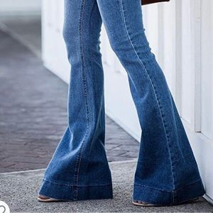 SUPER CUTE FLARE JEANS